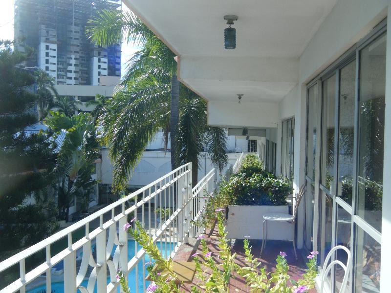 El Tropicano Hotel