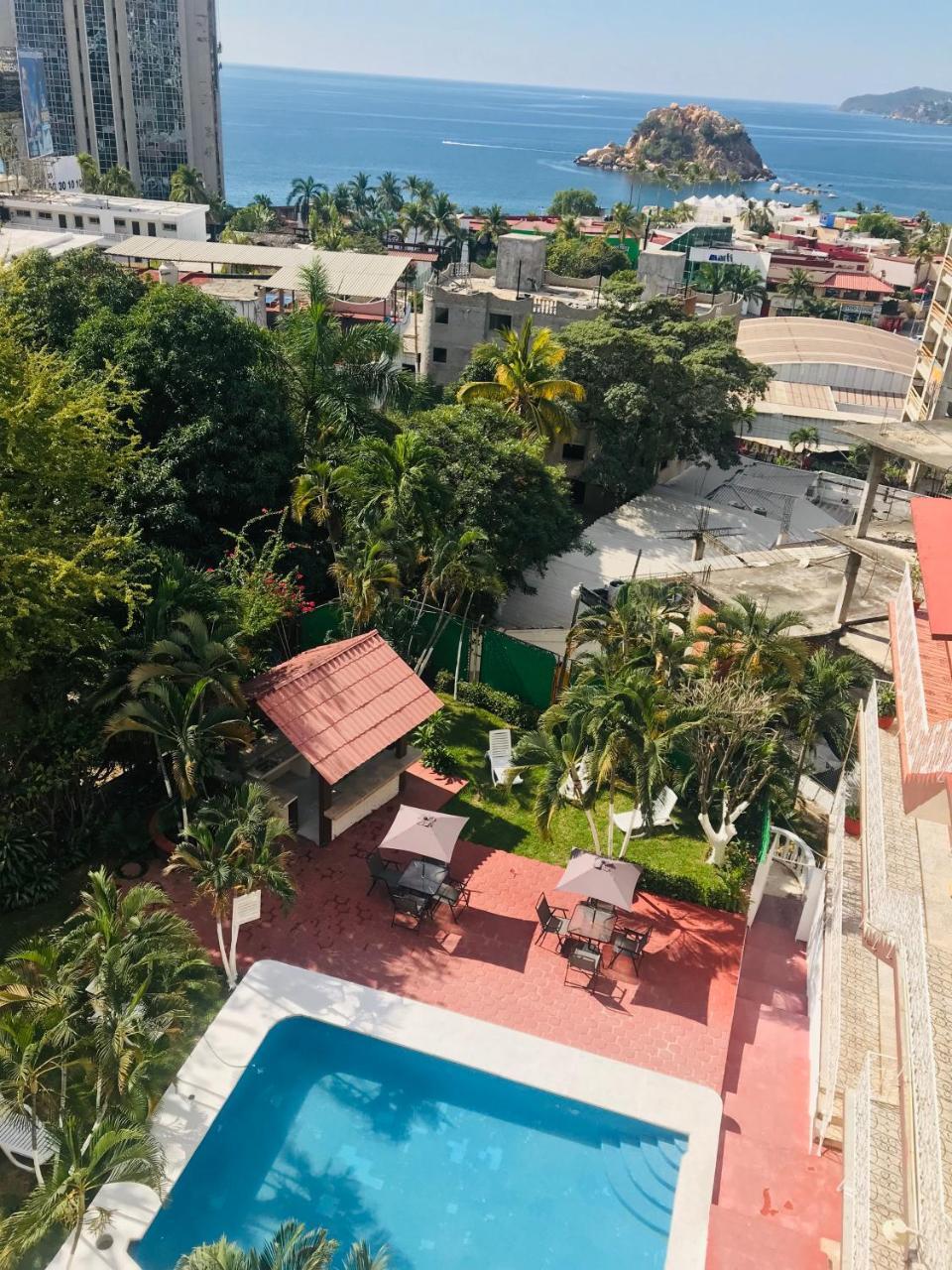 Hotel Karoline 2*
