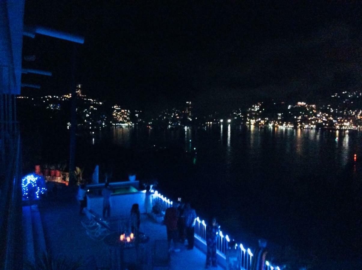 Pier D Luna Pensión Acapulco