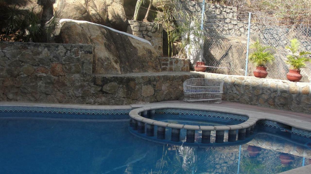 Caleta View And Bungalows 2*