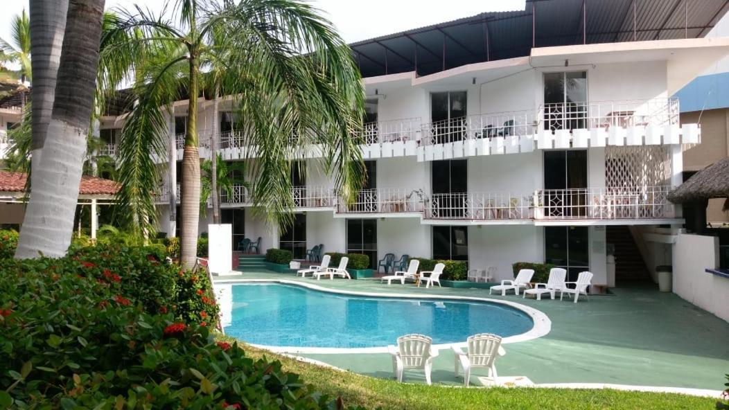 El Tropicano 3*