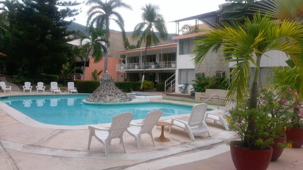 El Tropicano