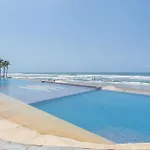 Ocean Front, Balcon Al Mar Y Playa
