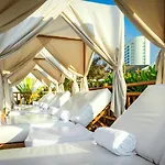 Costera De Las Palmas 1121 Playa Diamante Hotel