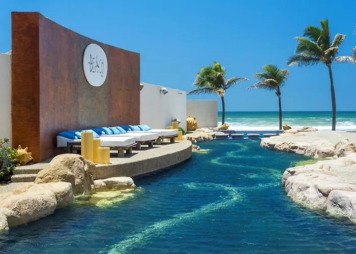 Costera De Las Palmas 1121 Playa Diamante Hotel