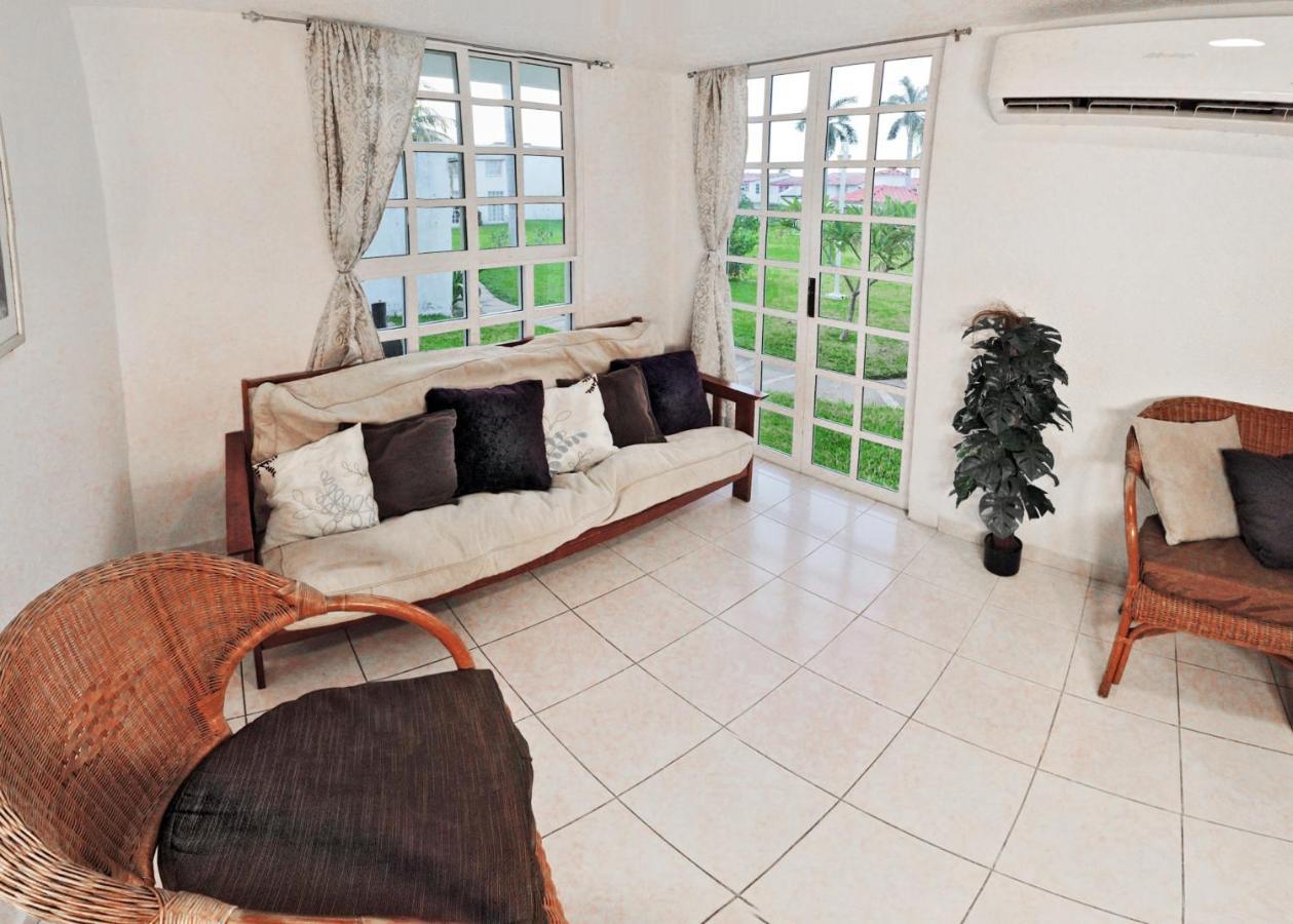Villa Hominngbird *