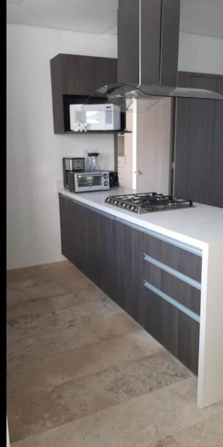 Armando's Le Club Apartment *