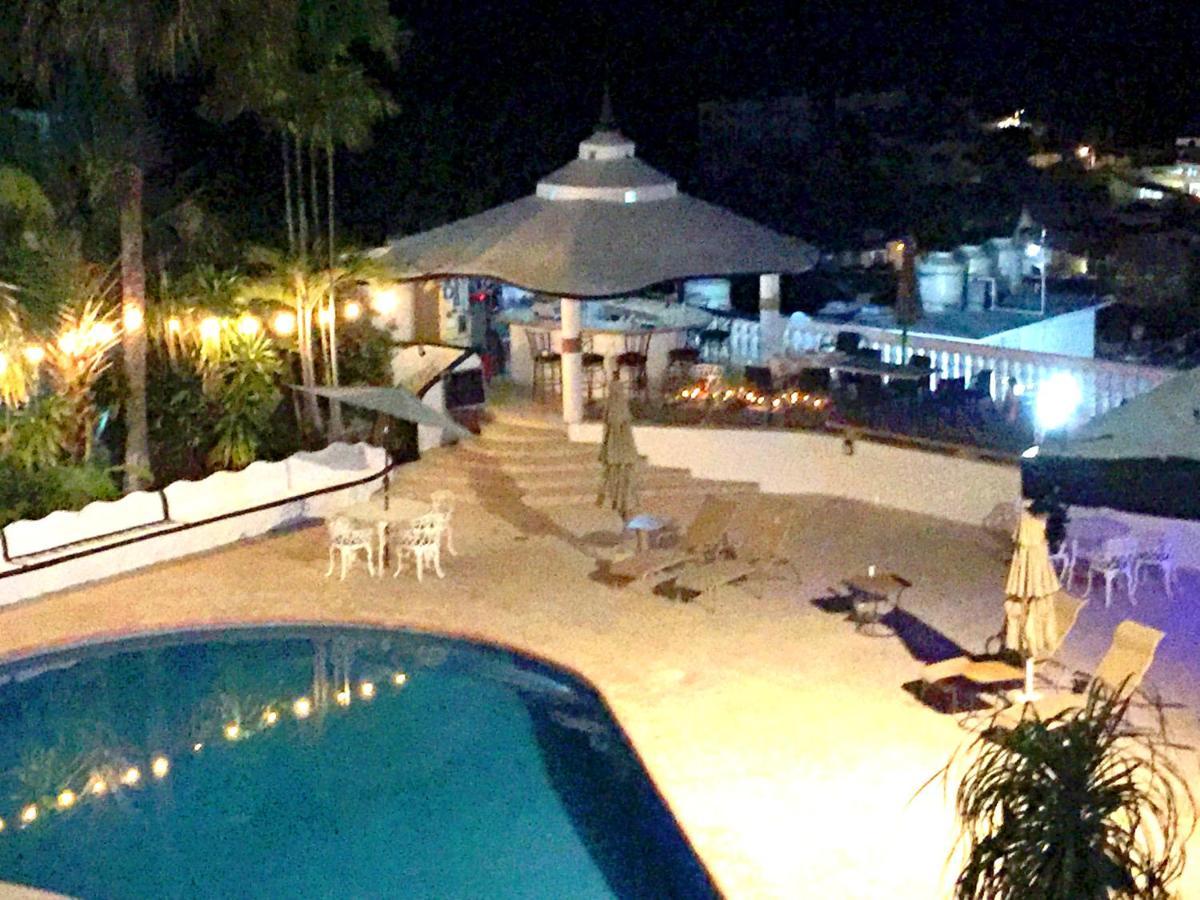 Villa Palmitas Acogedor Departamento Nivel Piscina Gigante Jardines * Acapulco