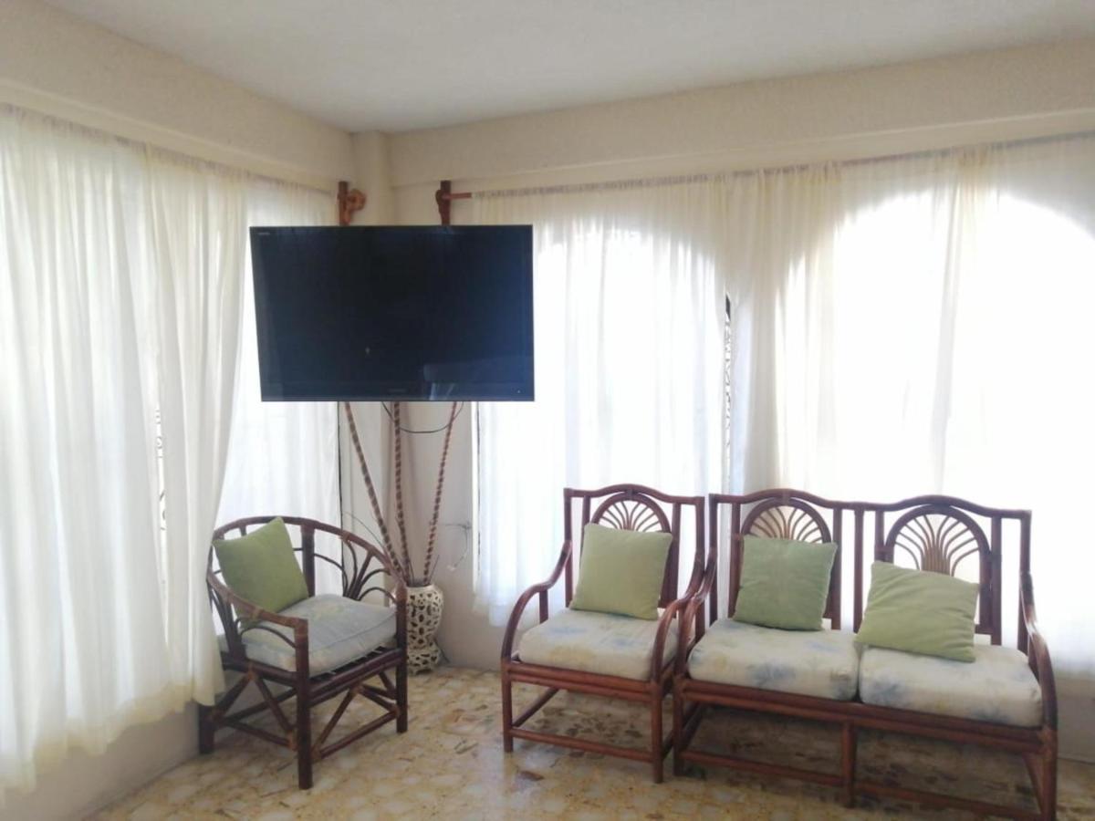 Ashly Boulevard * Acapulco