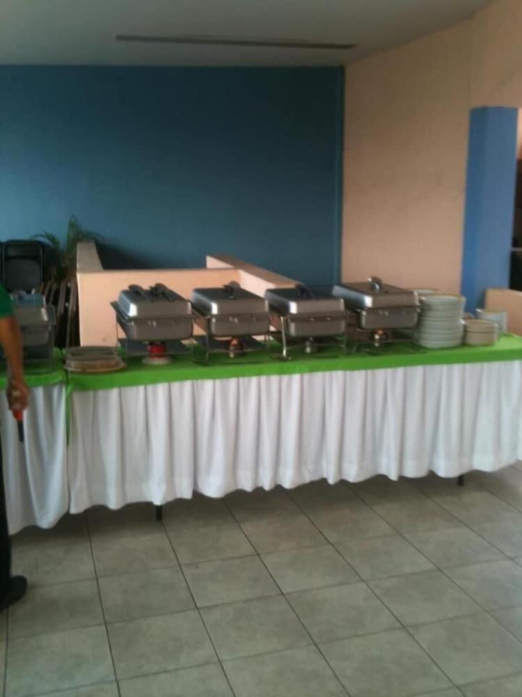 Dorados Hotel 3*