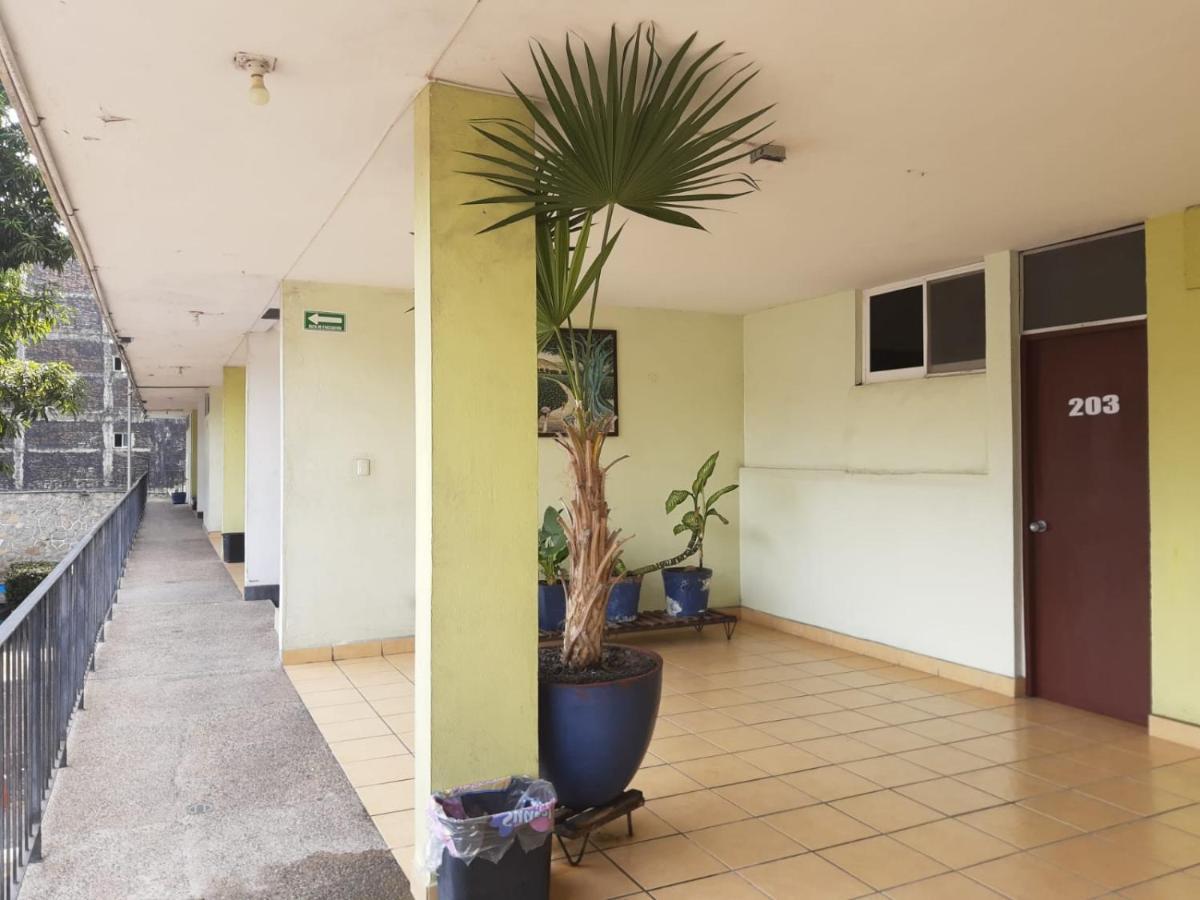 Avenida Hotel Acapulco