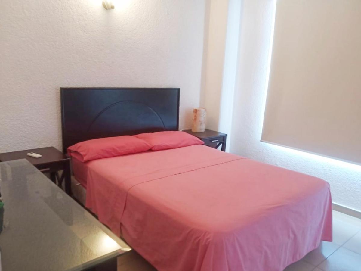 Hotel Twin Towers Caleta *