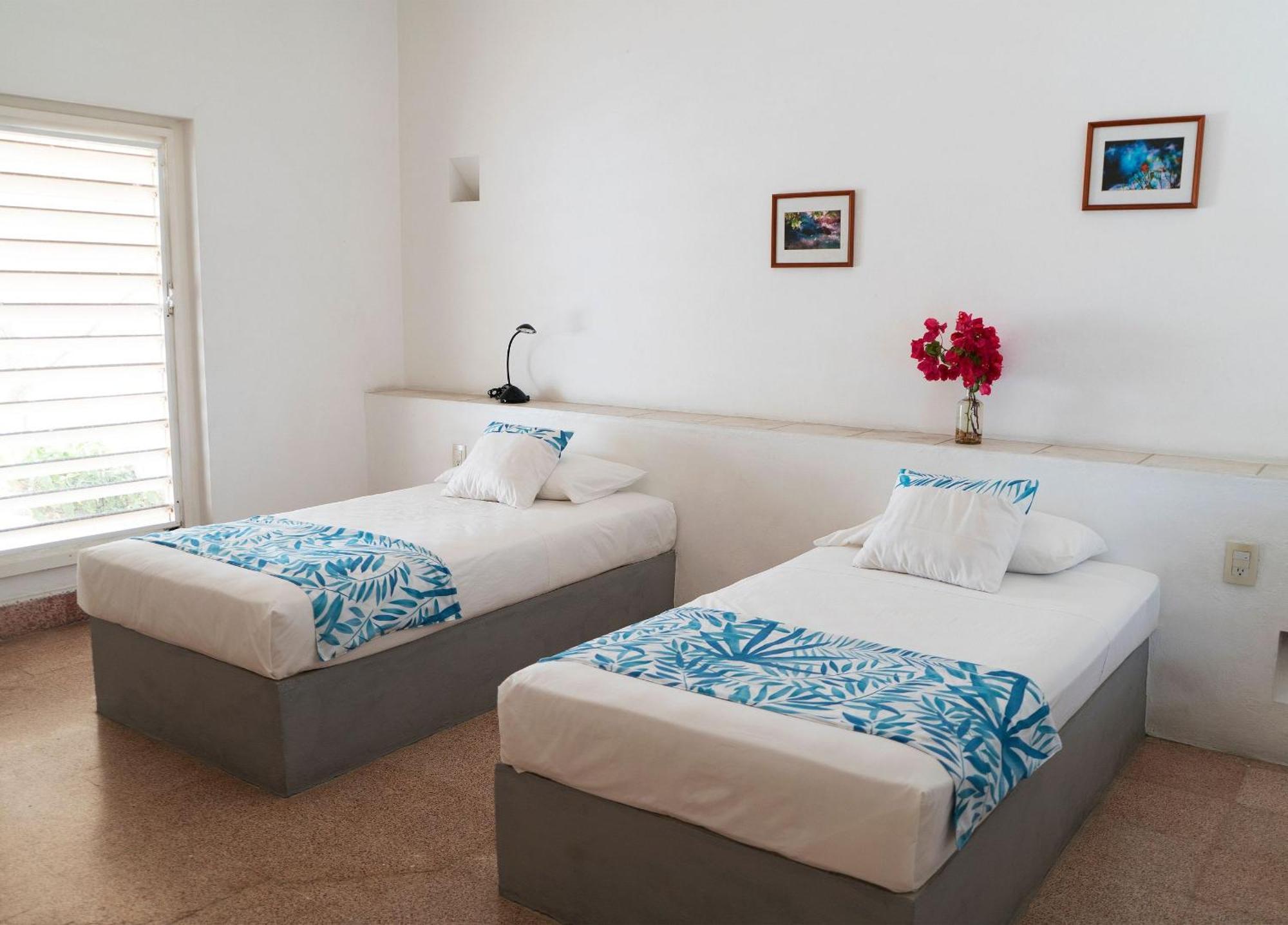 Casas Del Acantilado - * Acapulco