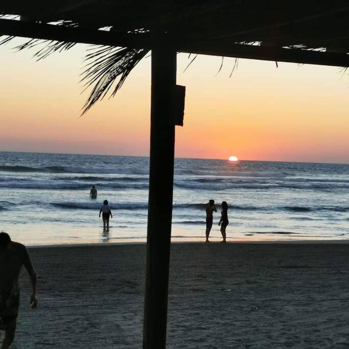 Depto. Frente Al Mar Con Club De Playa * Acapulco