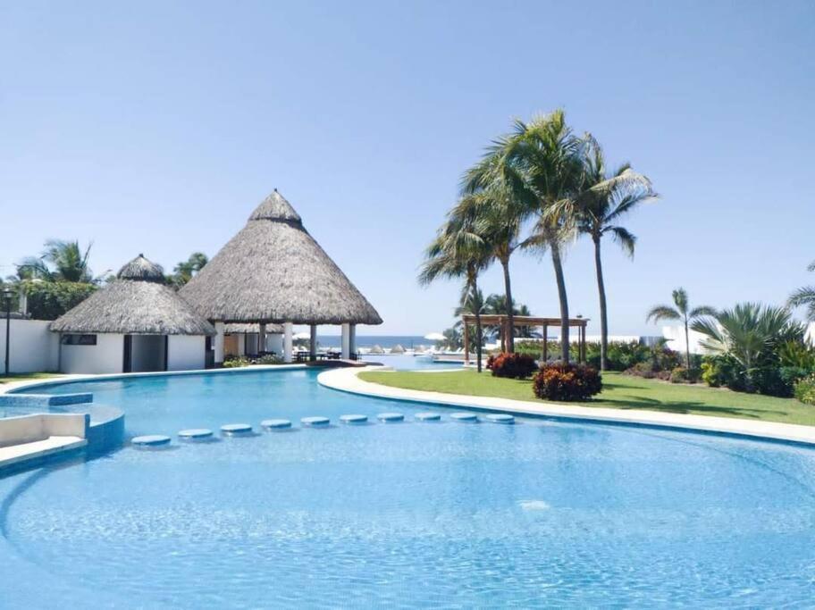 Depto. Frente Al Mar Con Club De Playa Acapulco