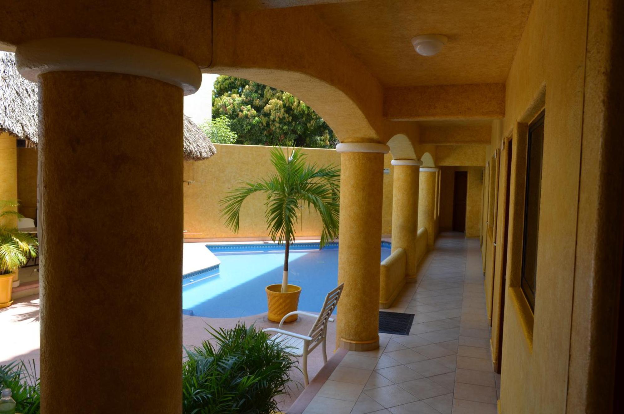 Hotel La Lupita 3*