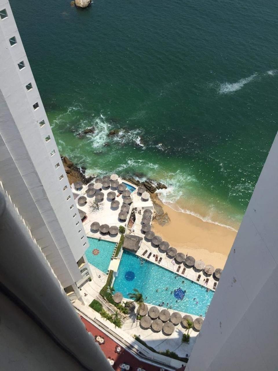 Aparthotel En Torres Gemelas Vista Al Mar *