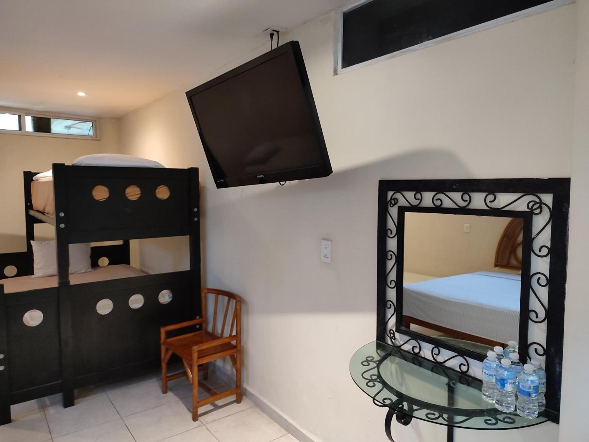 Economy hotel Ashly Boulevard Acapulco