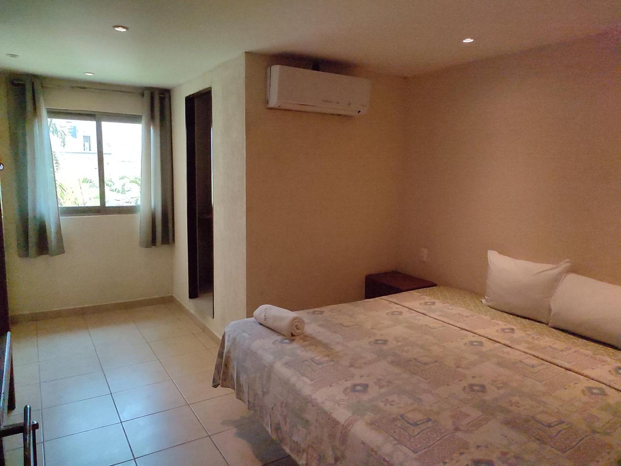 Ashly Boulevard Acapulco
