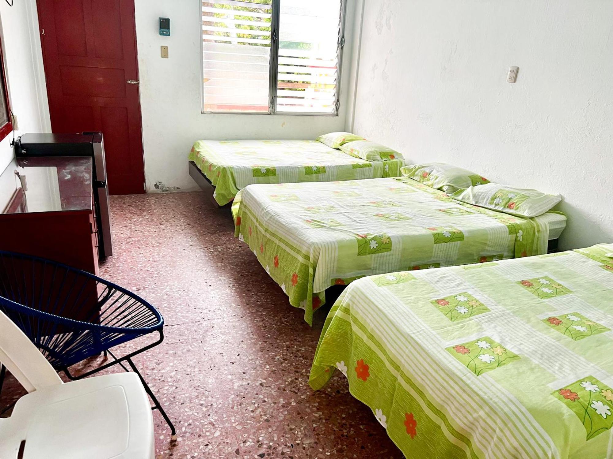 Hotel Casa De Huespedes Walton 3*