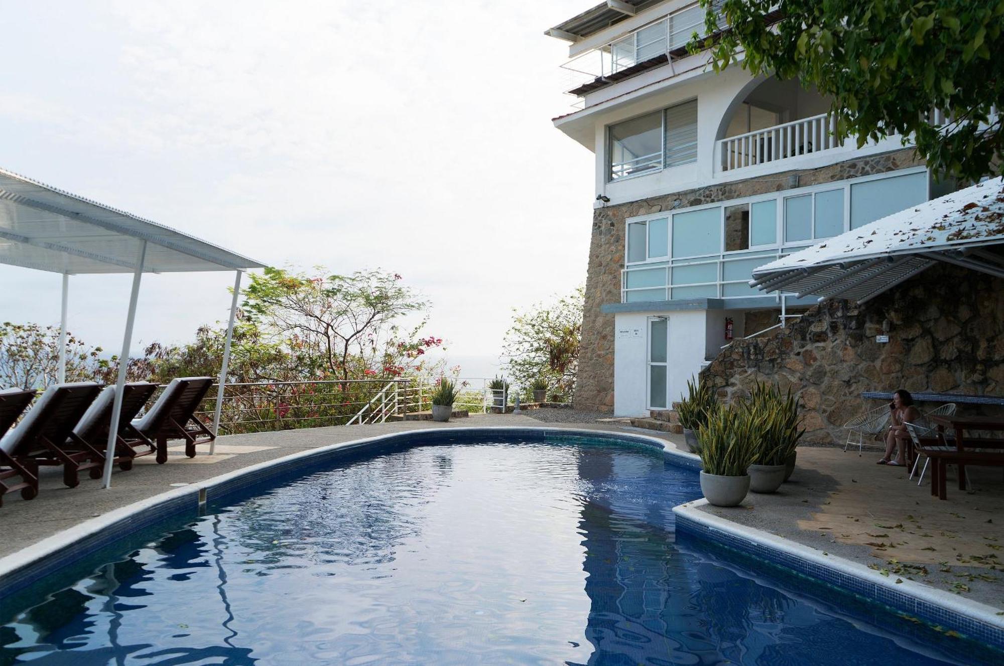 Casas Del Acantilado - *