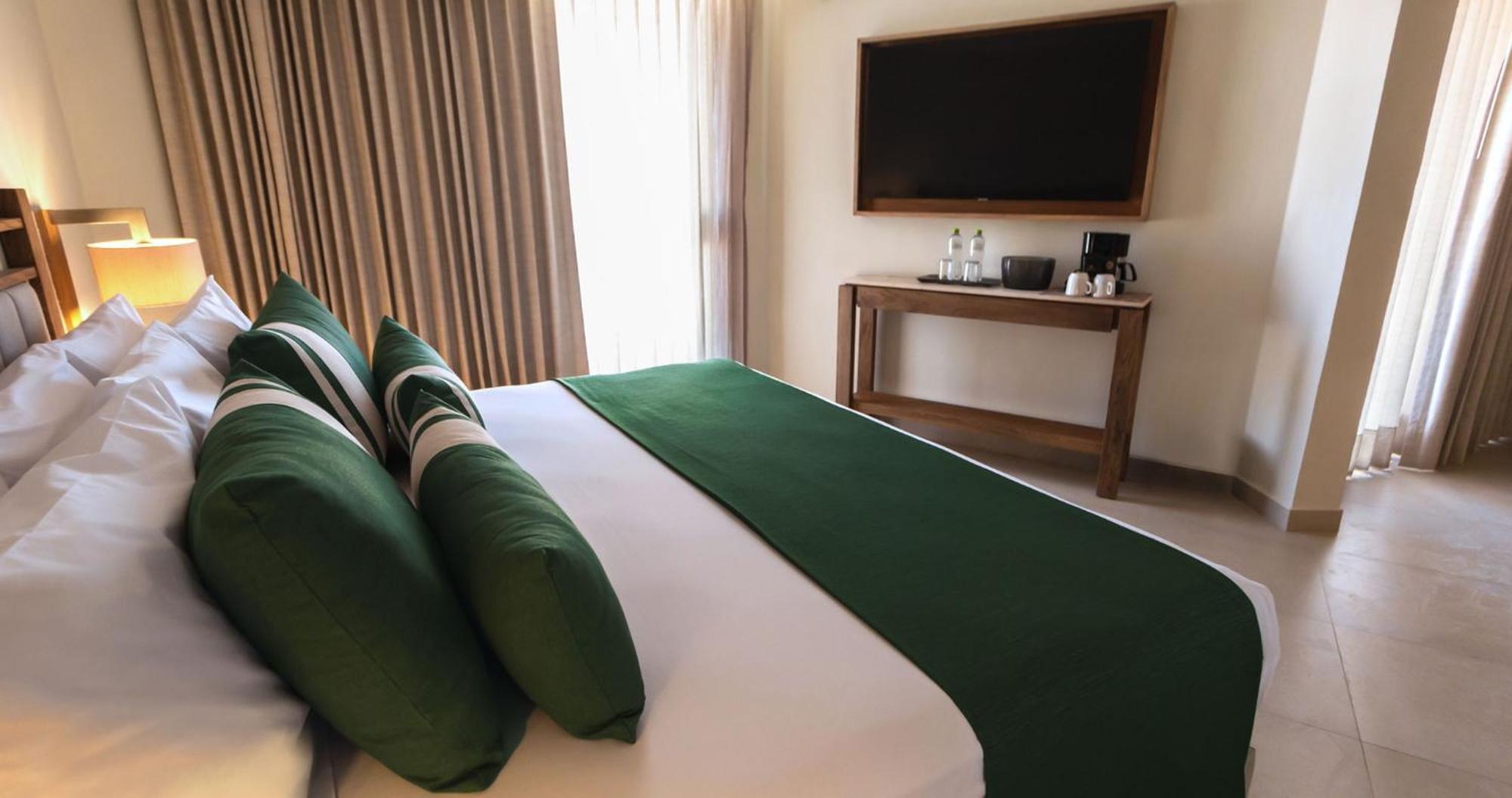 Park Royal Resort 4*