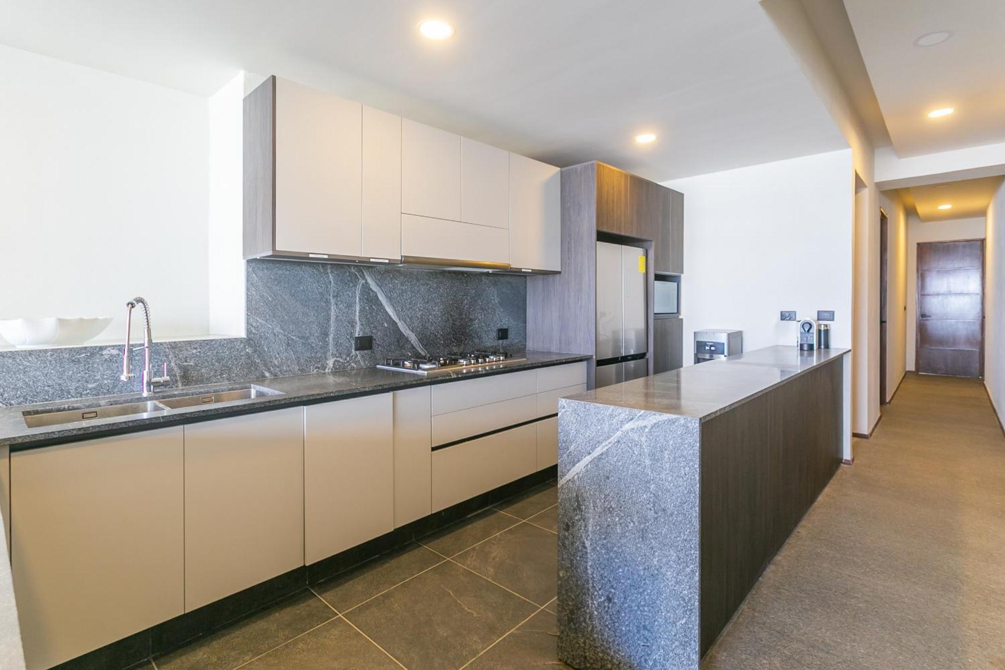 Ocean Front, Balcon Al Mar Y Playa Apartment