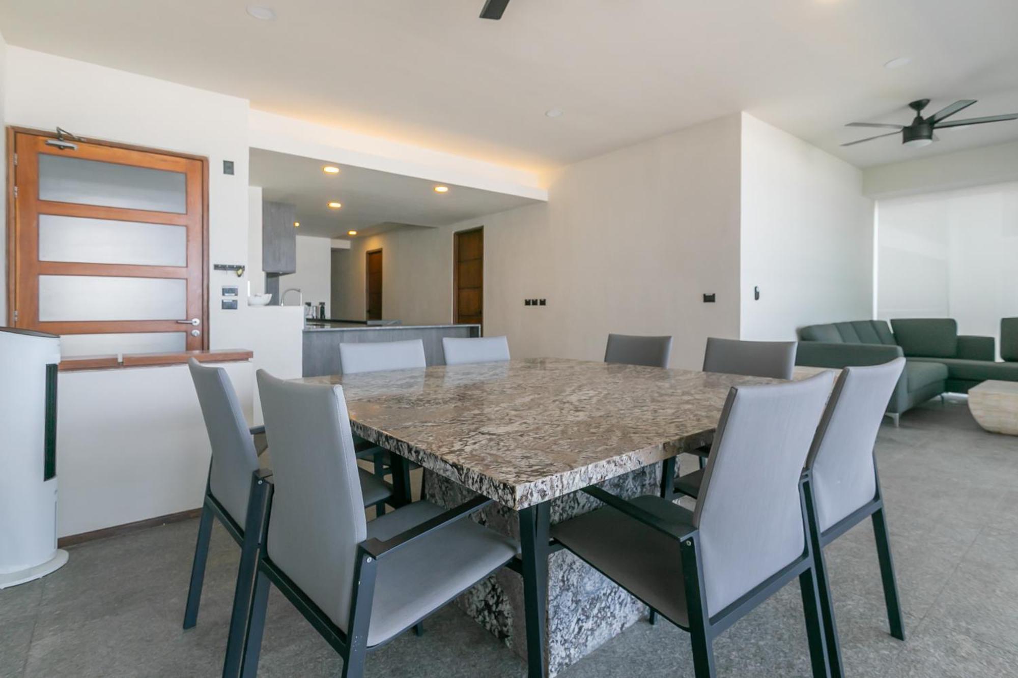 Ocean Front, Balcon Al Mar Y Playa Apartment *