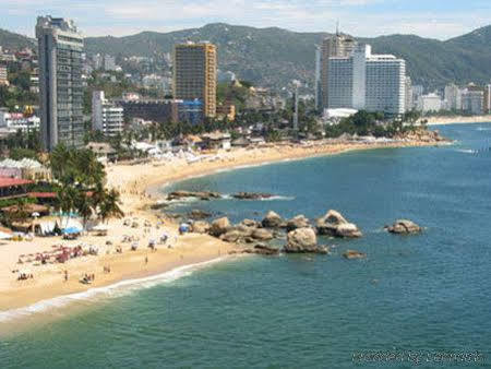 La Lupita 3*