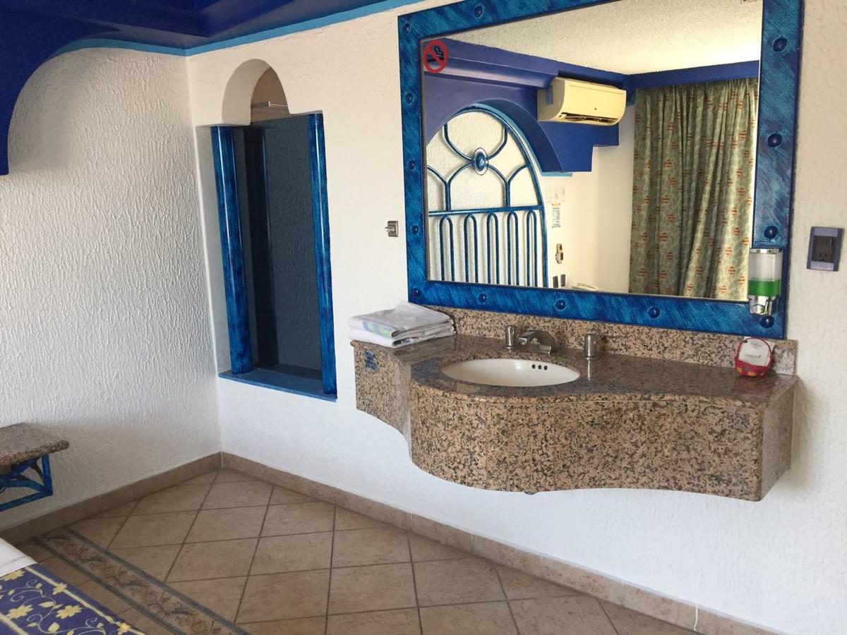 Hotel Oasis *