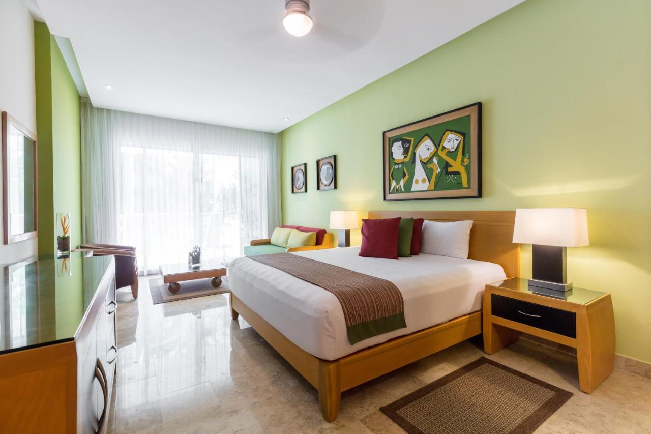 Costera De Las Palmas 1121 Playa Diamante Hotel