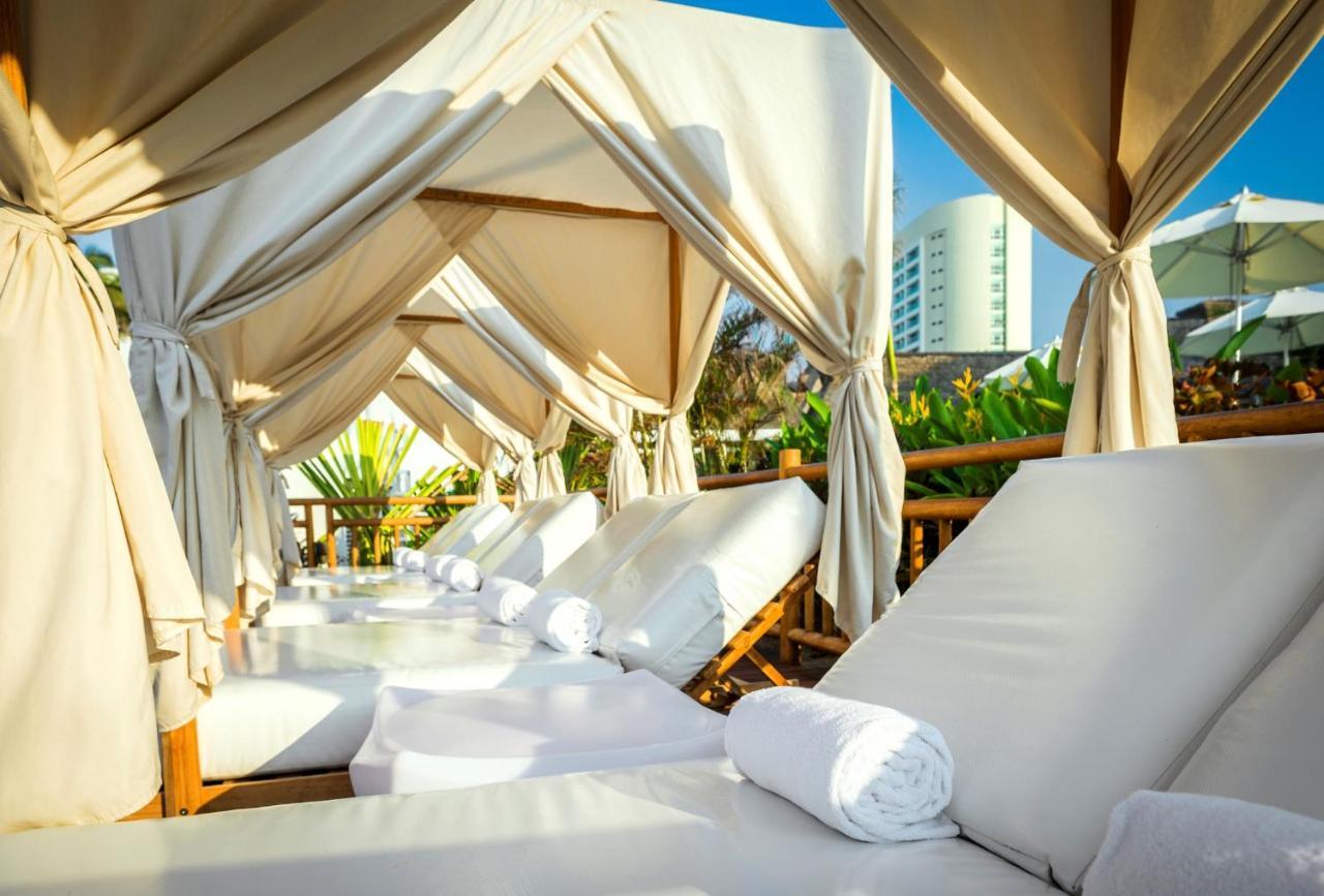 Costera De Las Palmas 1121 Playa Diamante Hotel *