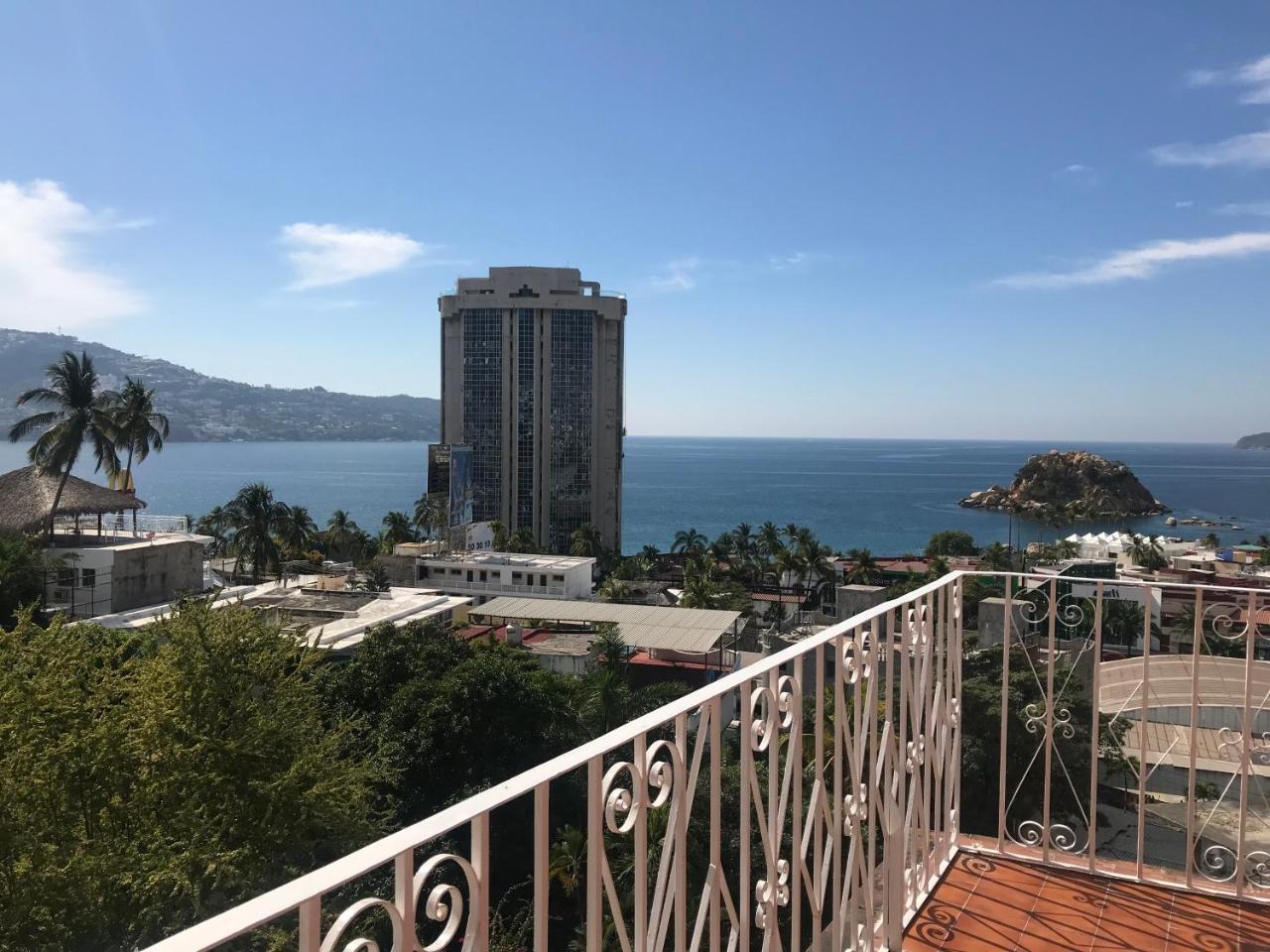 Karoline Hotel Acapulco