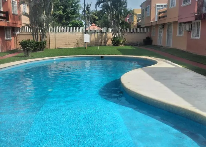 Casa Paz, Amplia Y Comoda Frente A La Alberca