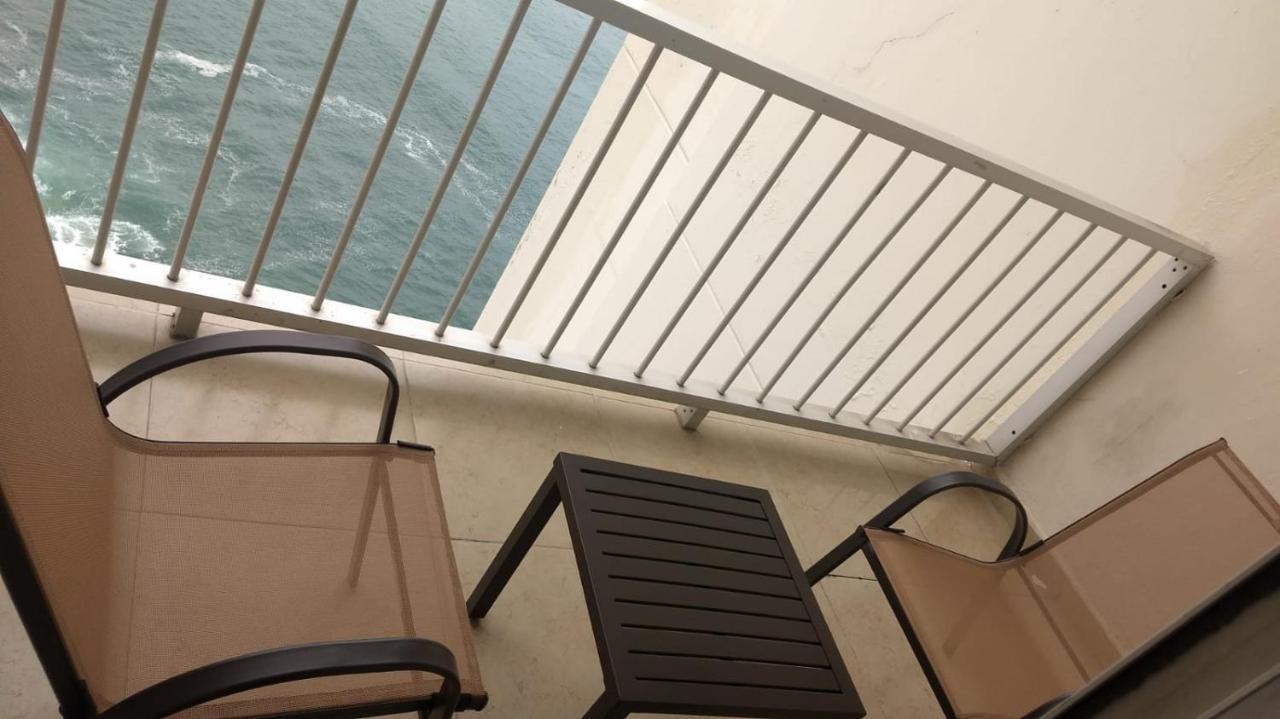 En Torres Gemelas Vista Al Mar Aparthotel