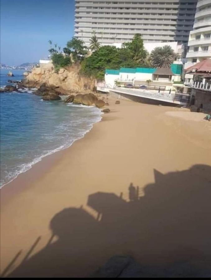 Aparthotel En Torres Gemelas Vista Al Mar *