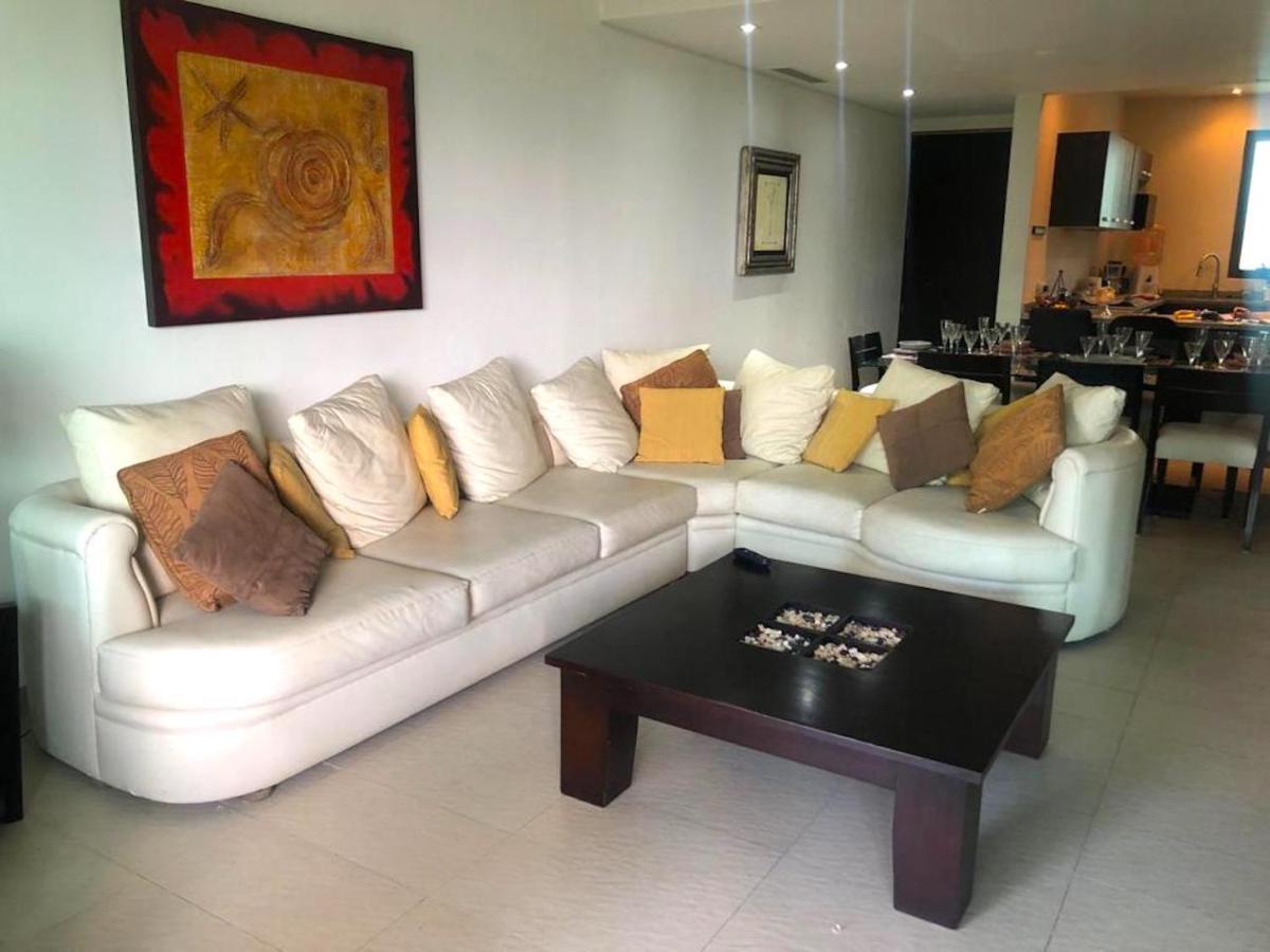 La Isla Residences Grand Cayman Apartment *