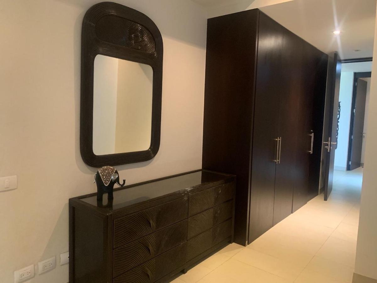 La Isla Residences Grand Cayman * Acapulco