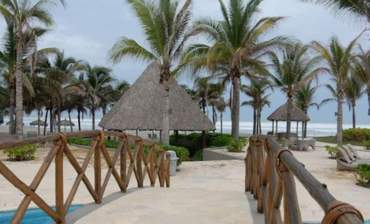 La Isla Residences Grand Cayman Apartment Acapulco