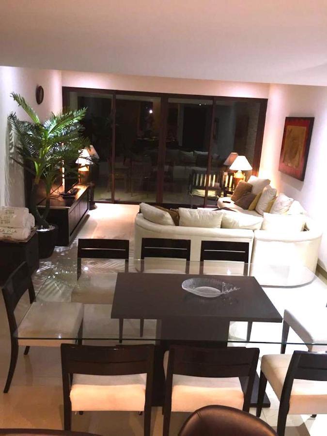 La Isla Residences Grand Cayman Apartment Acapulco