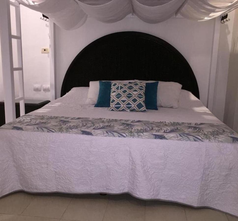 La Isla Residences Grand Cayman