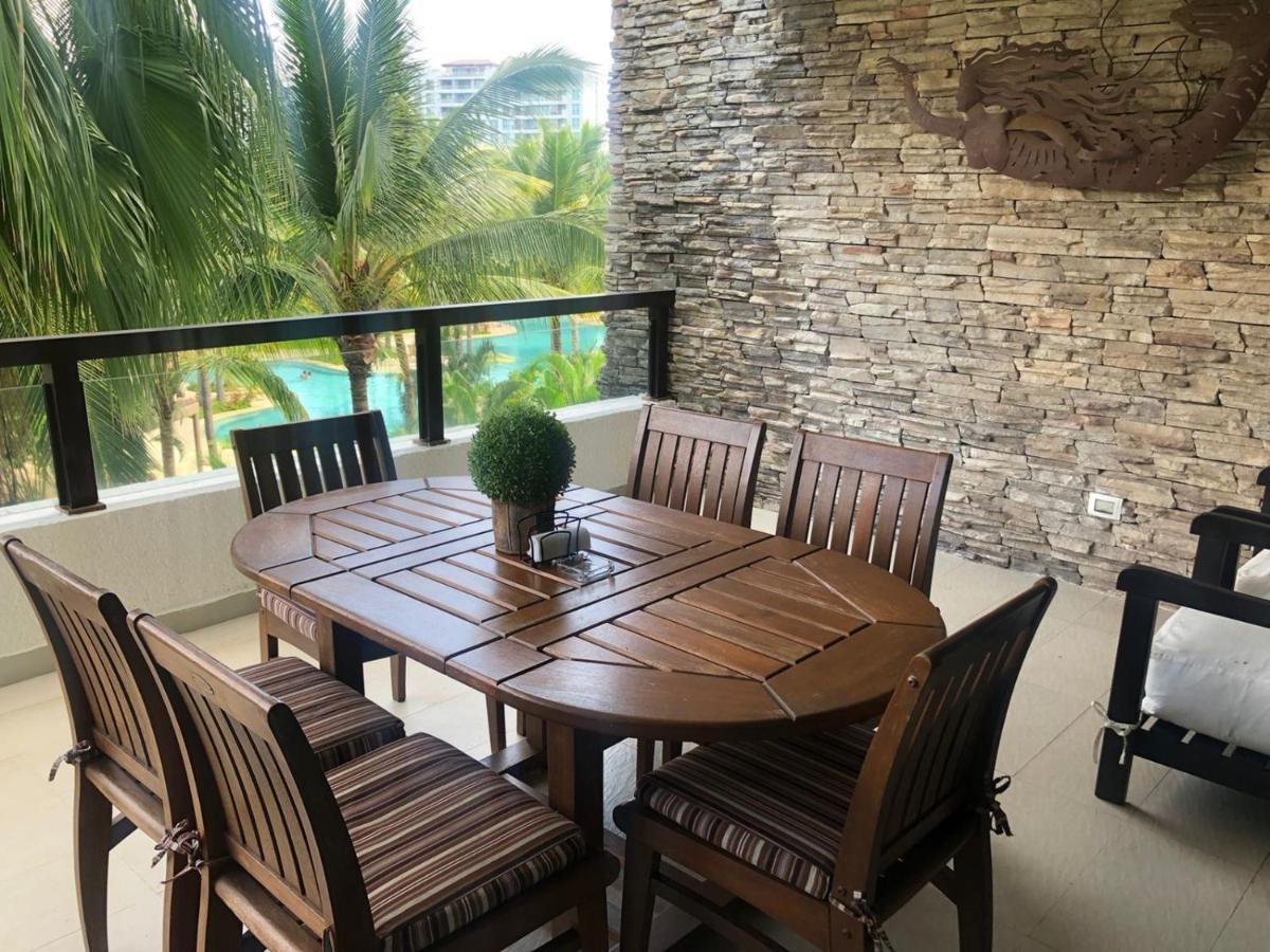Apartment La Isla Residences Grand Cayman