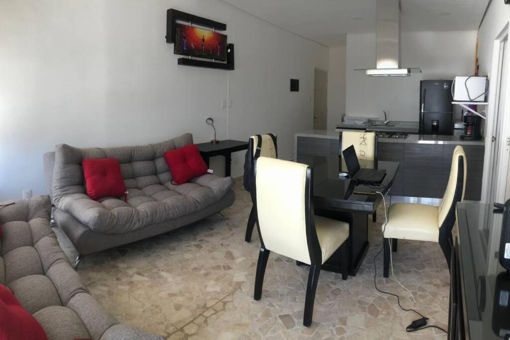 Penthouse Armando's Le Club