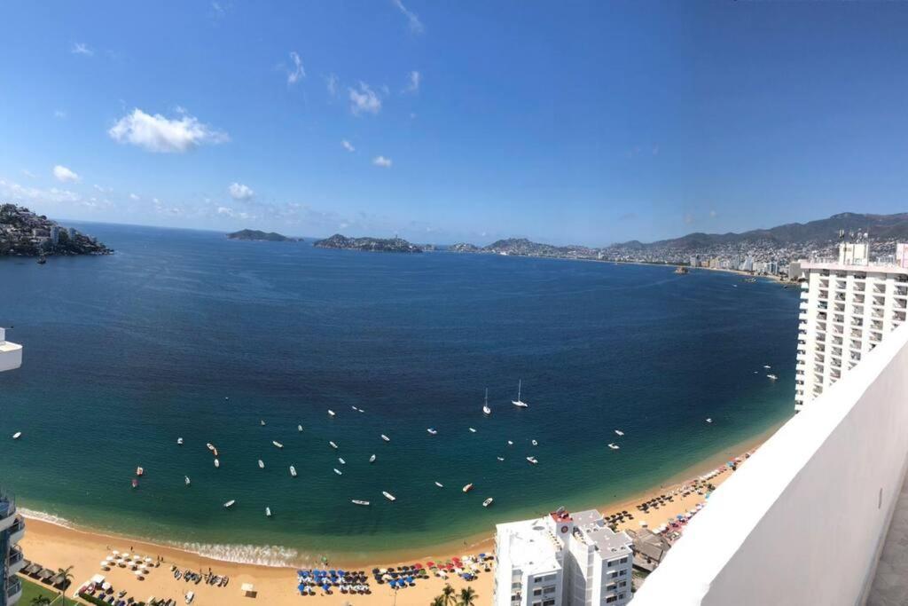Penthouse Armando's Le Club Acapulco