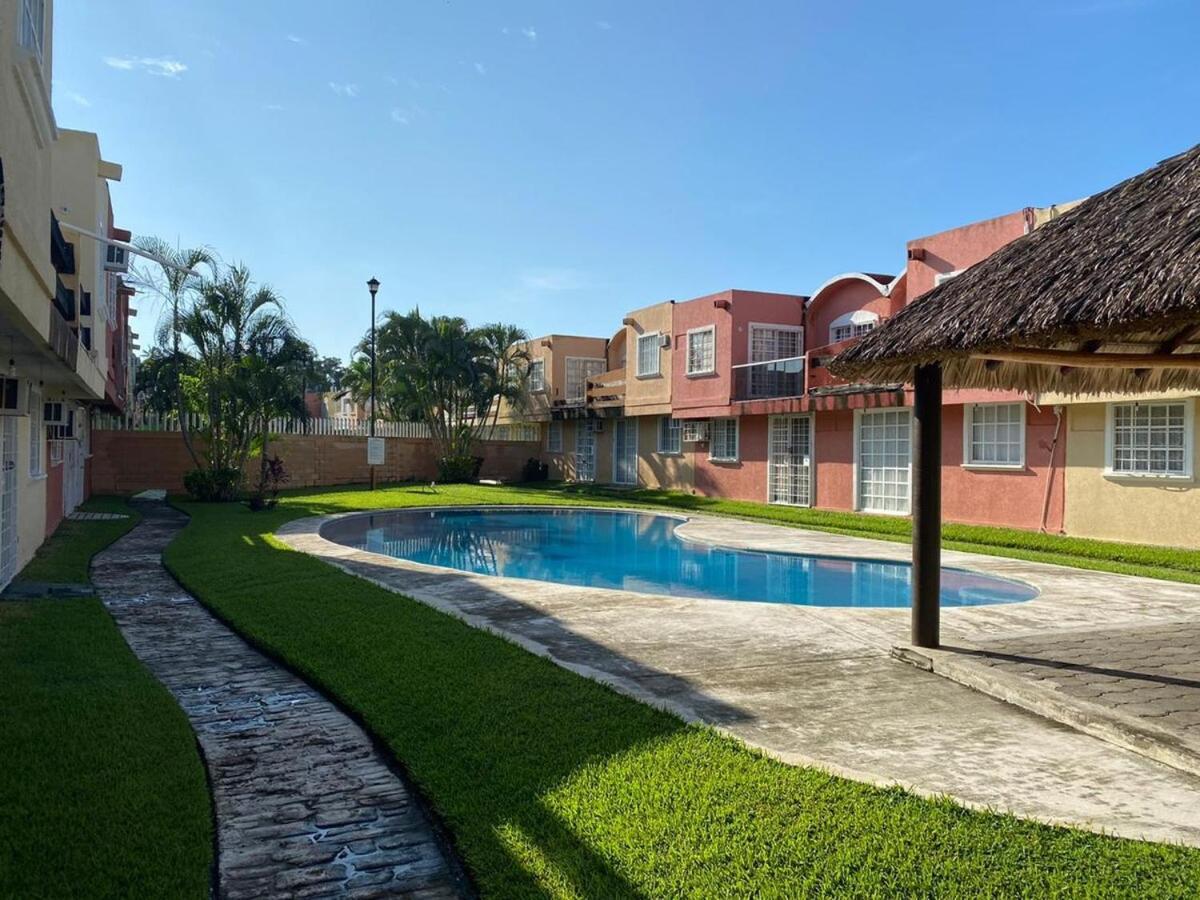 Casa Paz, Amplia Y Comoda Frente A La Alberca Holiday home