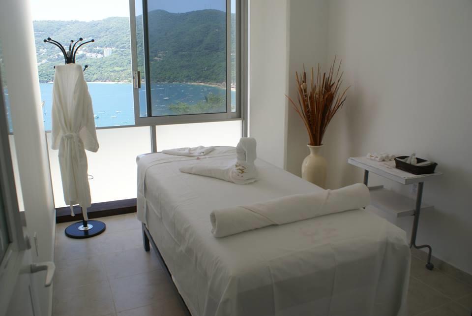 Torre Blanca Diamante Acapulco